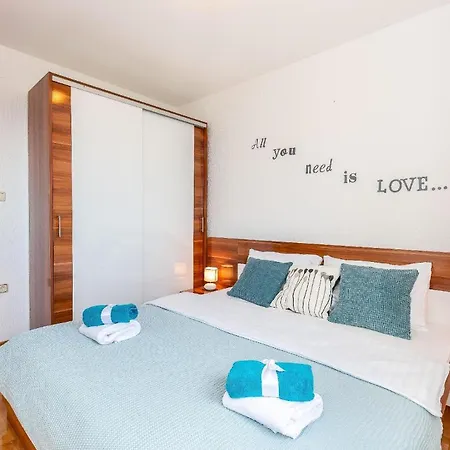 Mit Balkon Und Meerblick Apartman *